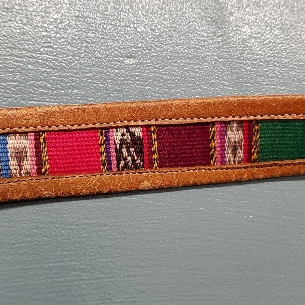 Leather belt, believe that it is vintage. Multiple colors.  Size‎ 38.